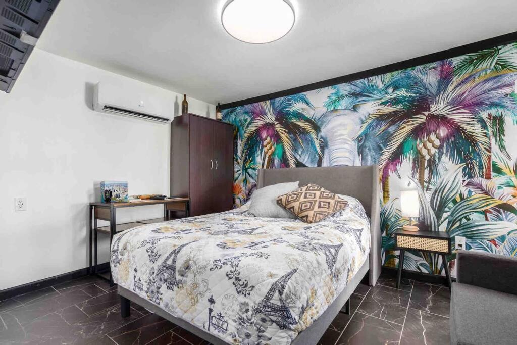 Your Tiny Downtown Home With Backyard Unit D Phoenix Extérieur photo