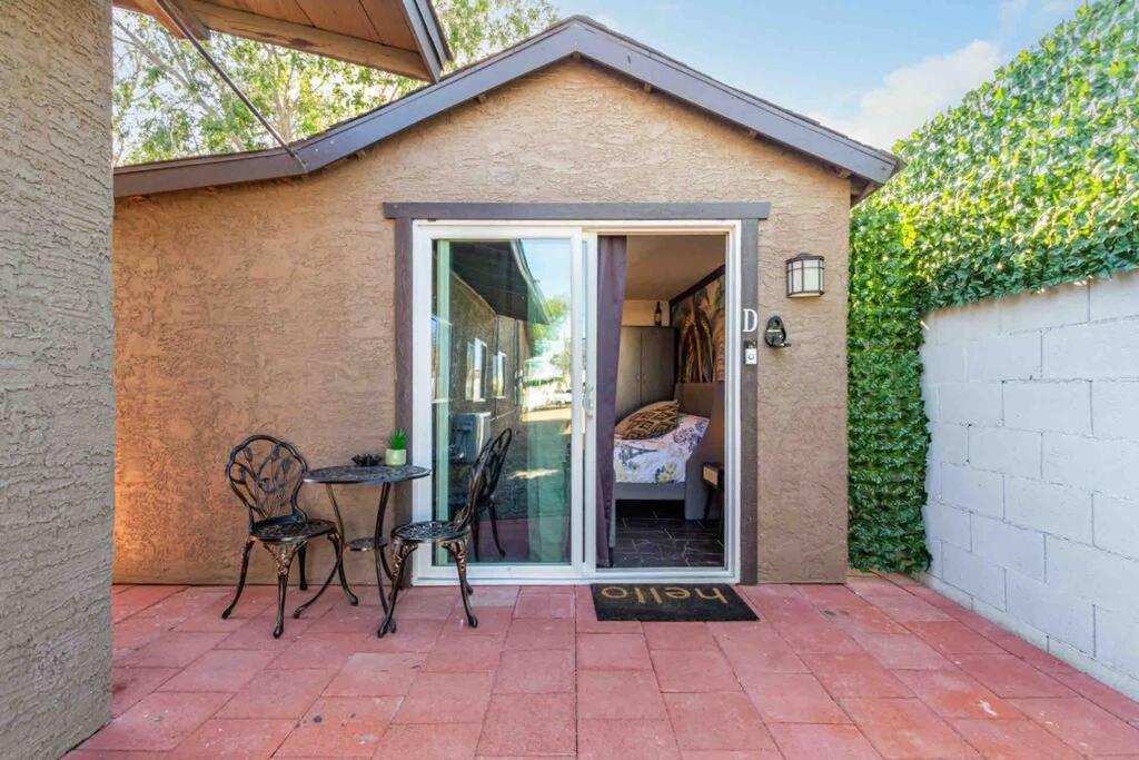Your Tiny Downtown Home With Backyard Unit D Phoenix Extérieur photo