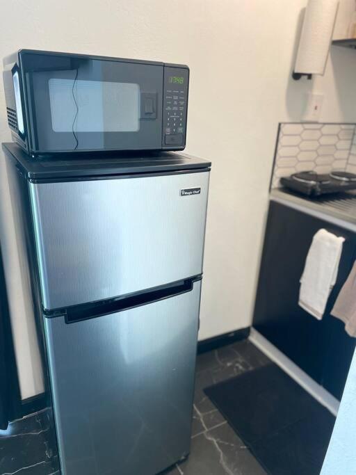 Your Tiny Downtown Home With Backyard Unit D Phoenix Extérieur photo